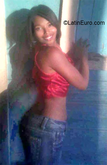 Date this exotic Dominican Republic girl Yuderkis from San Pedro De Macoris DO21123