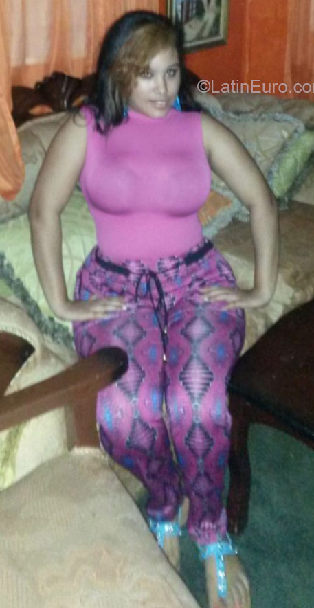 Date this sultry Dominican Republic girl Elizabeth from Santiago DO21138
