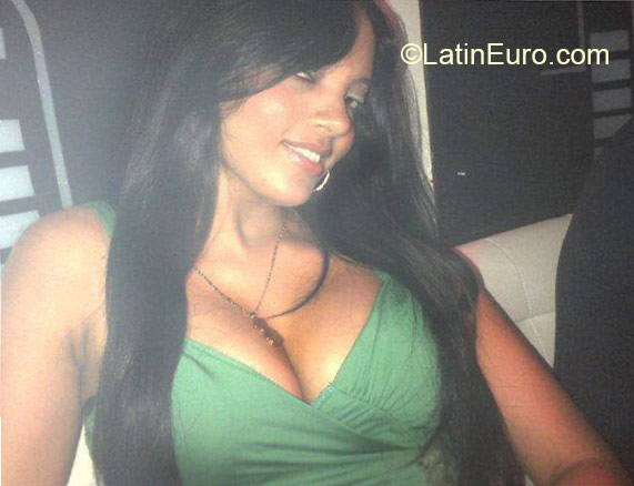 Date this fun Dominican Republic girl Yajeira from Santo Domingo DO21164