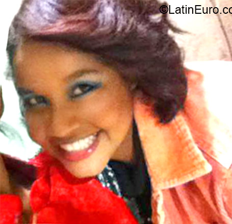 Date this pretty Dominican Republic girl Harengid from Santo Domingo DO21236