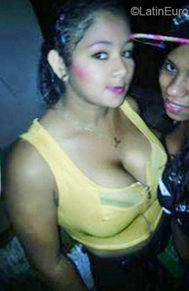 Date this passionate Dominican Republic girl Gloriany from Santo Domingo DO21266
