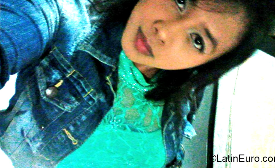 Date this hot Colombia girl Karina from Bogota CO16915