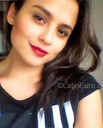 Date this pretty Colombia girl Monica from Bogota CO16932