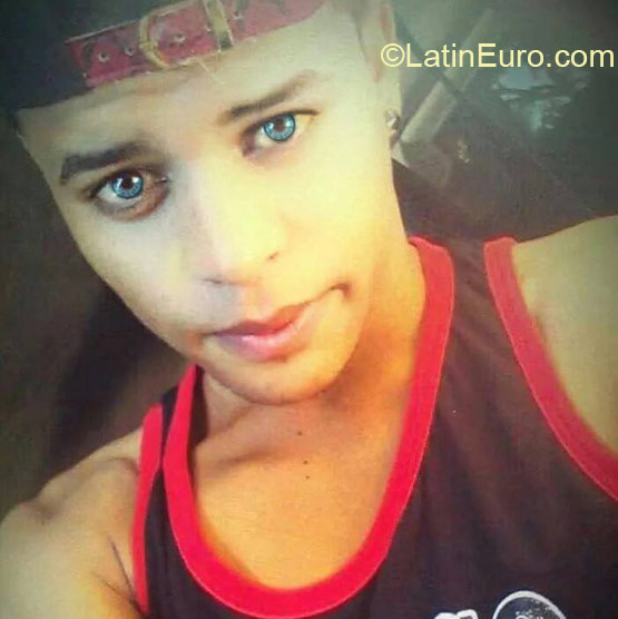 Date this tall Dominican Republic man Randi from Santiago DO21320
