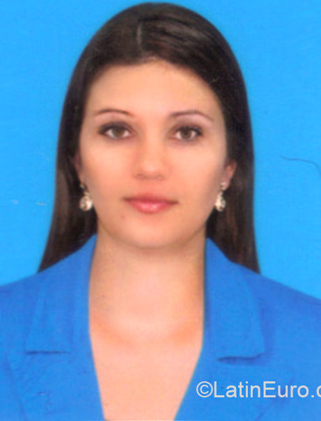 Date this tall Colombia girl Karen from Cali CO16957