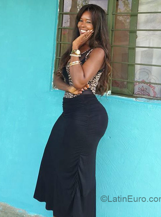 Date this good-looking Colombia girl Sandra from Cali CO16965