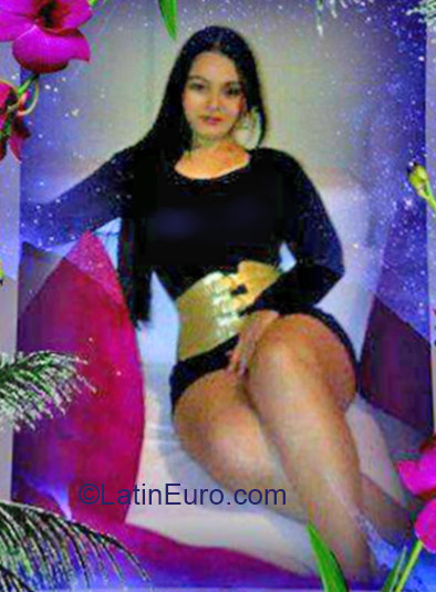Date this gorgeous Colombia girl Adriana from Cali CO17024