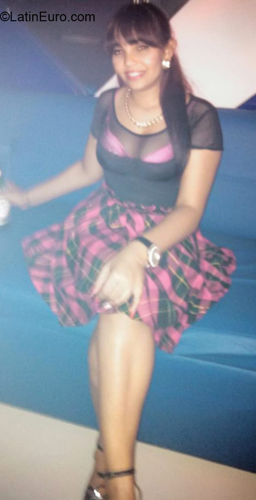 Date this fun Dominican Republic girl Maria from Santo Domingo DO21487
