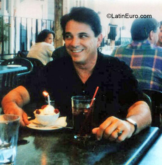 Date this good-looking United States man LOURENCO from Elk Grove US15920