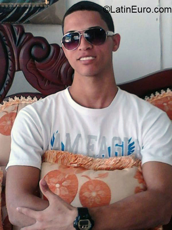 Date this lovely Dominican Republic man Matrix de los s from Santo Domingo DO21535