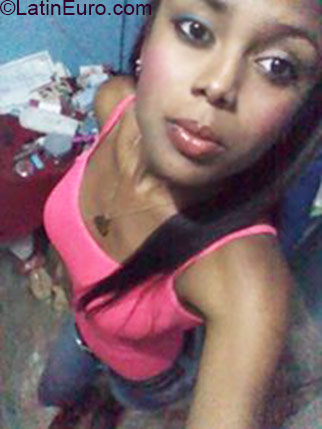 Date this gorgeous Dominican Republic girl Rosa from Santo Domingo DO21564
