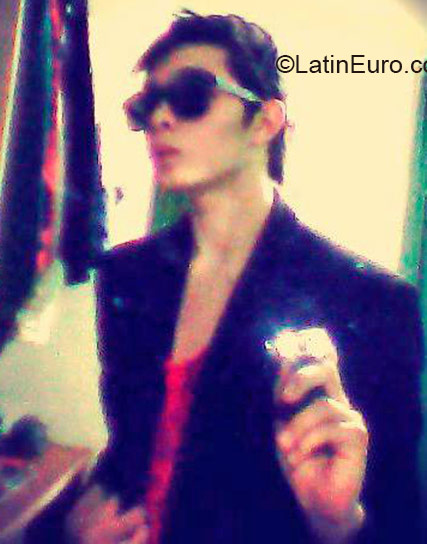 Date this georgeous Colombia man Ryan from Bogota CO17069