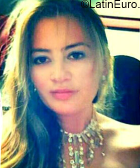 Date this lovely Colombia girl Leidy from Bucaramanga CO17109