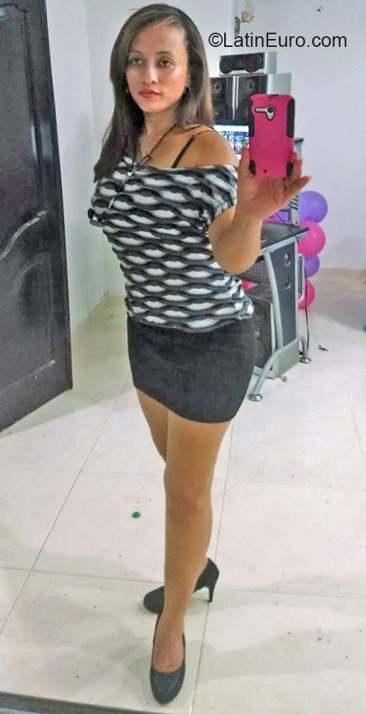 Date this fun Colombia girl Loly from Lorica CO17159