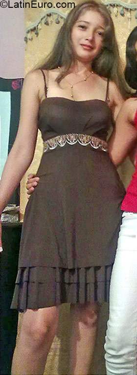 Date this happy Colombia girl Milena from Cali CO17178