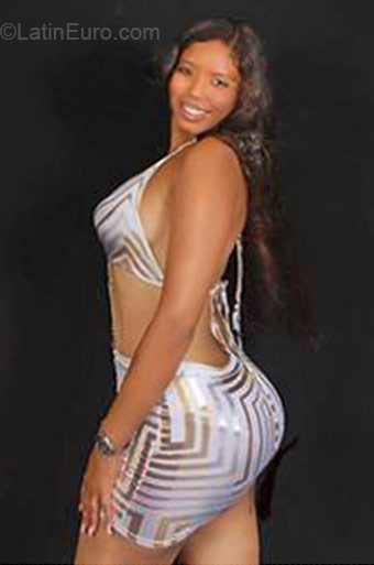Date this tall Dominican Republic girl Andilis from Santo Domingo DO21788