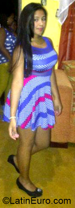 Date this hot Dominican Republic girl Yenilsy from Santiago DO21803