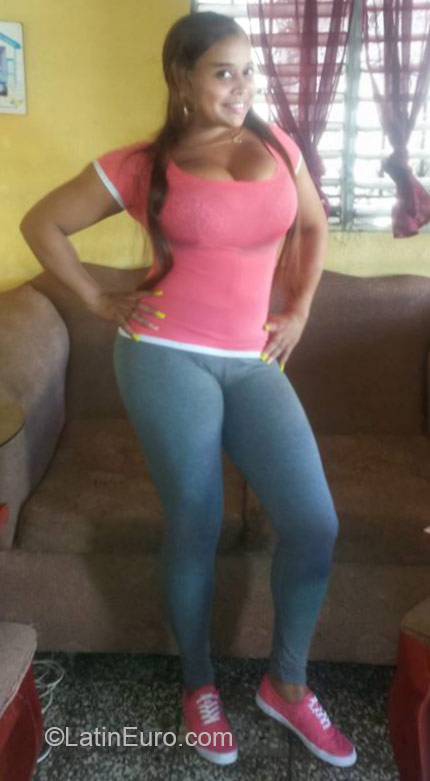 Date this hard body Dominican Republic girl Maria from Santo Domingo DO21806