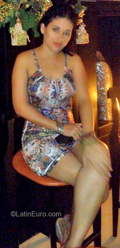 Date this charming Panama girl Elkys from Panama City PA584