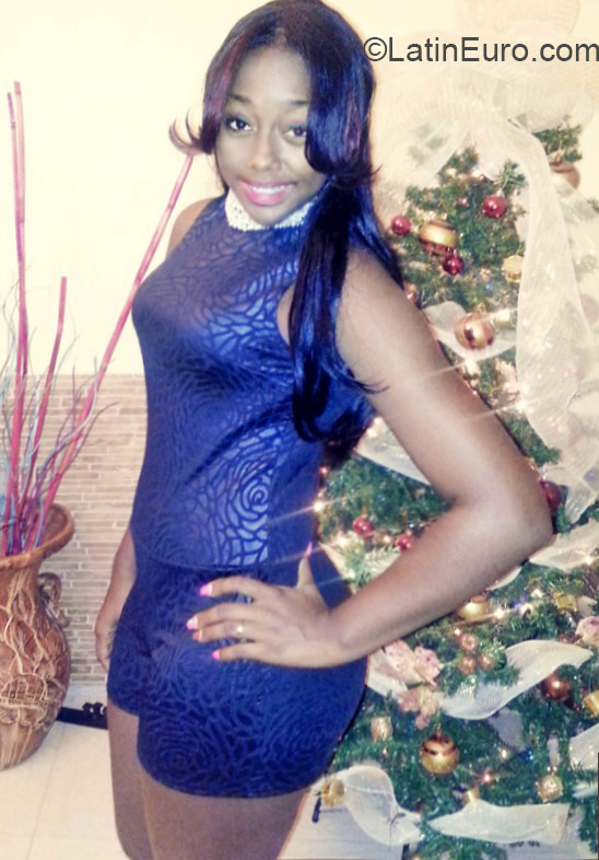Date this sultry Dominican Republic girl Ruth from Santo Domingo DO21862