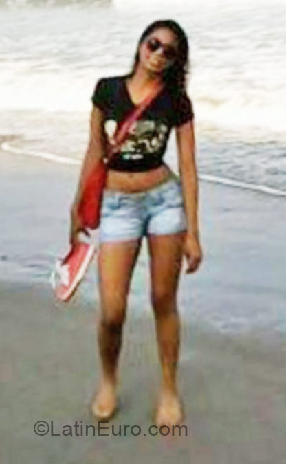 Date this passionate Colombia girl K.c from Cali CO17341