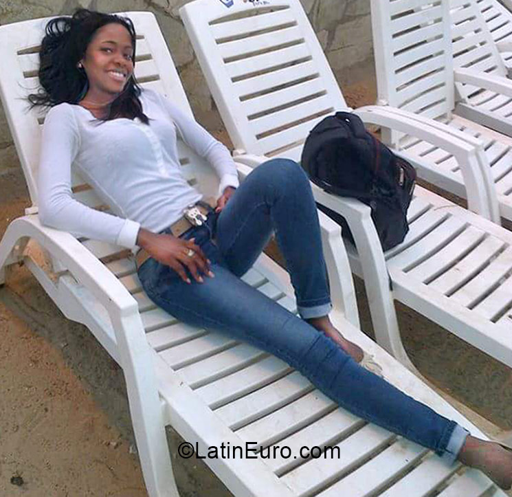 Date this tall Dominican Republic girl Maria from Santo Domingo DO22206