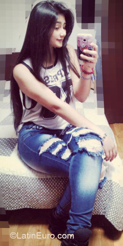 Date this beautiful Colombia girl Hanny from Bogota CO17429
