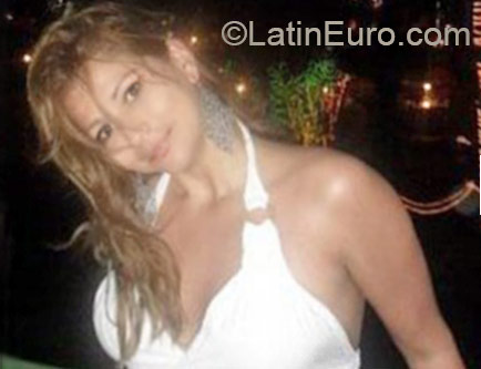 Date this sensual Colombia girl Genny from Bogota CO17433