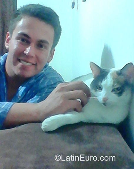 Date this funny Colombia man Jair from Manizales CO17451