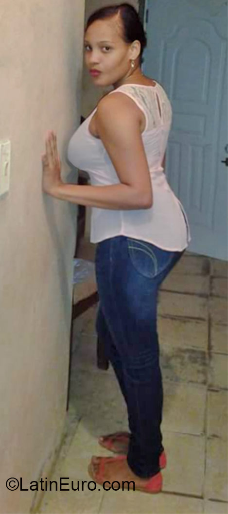 Date this charming Dominican Republic girl Ana from Santo Domingo DO22232