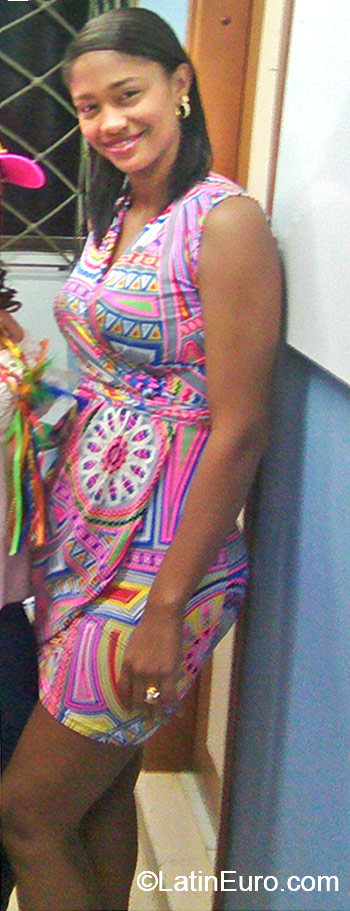 Date this cute Colombia girl Yorledis from Cartagena CO17474
