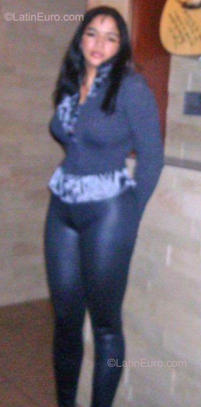 Date this sultry Dominican Republic girl Carmen from Santo Domingo DO22288