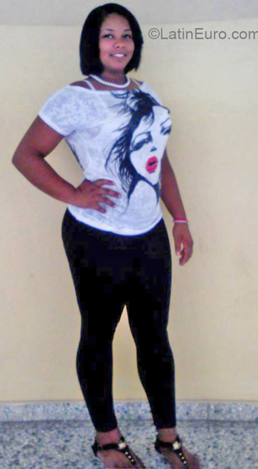 Date this sensual Dominican Republic girl Micher from Santo Domingo DO22322