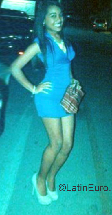 Date this passionate Dominican Republic girl Nathalie from Santo Domingo DO22367