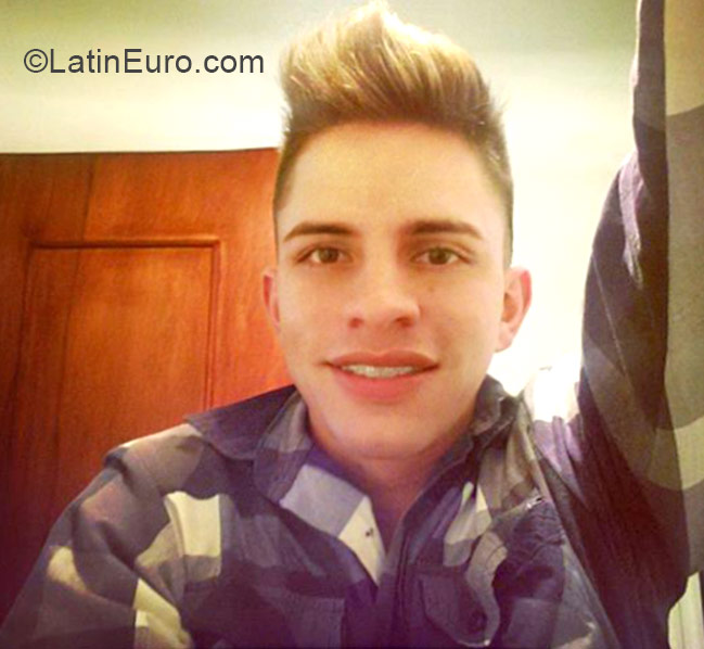 Date this sensual Venezuela man Daniel from Merida VE530