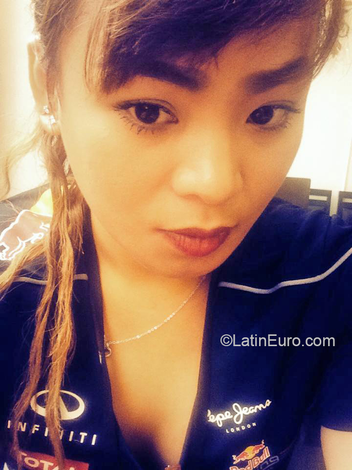 Date this tall Singapore girl Abigail from Singapore SG20