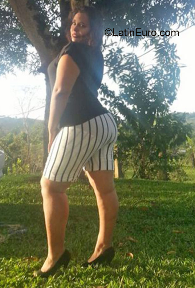 Date this good-looking Honduras girl Yolanda from Puerto Cortes HN2784