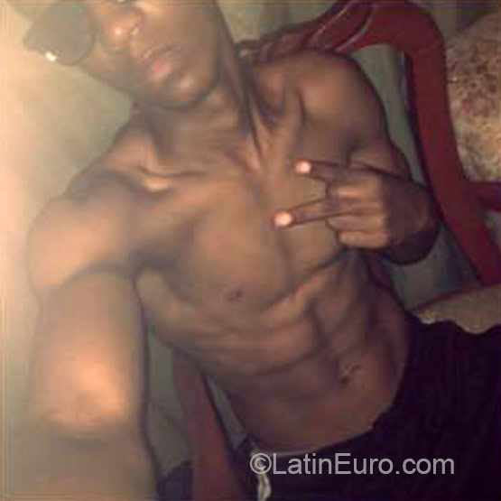 Date this cute Dominican Republic man Antoni from Santiago DO22495