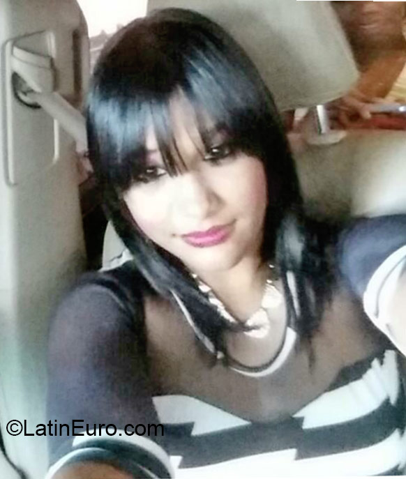 Date this hard body Dominican Republic girl Chantal from Santo Domingo DO22542