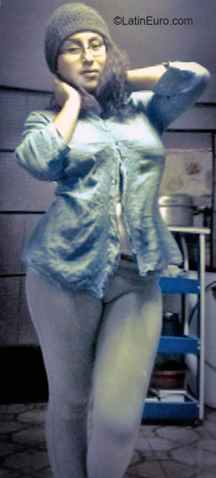Date this good-looking Peru girl Gabriela from Lima PE1061
