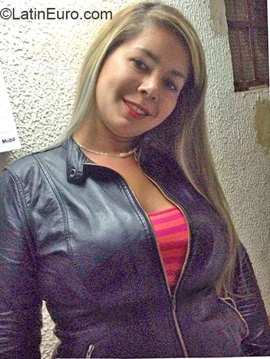 Date this hard body Colombia girl Eliana from Bogota CO17677