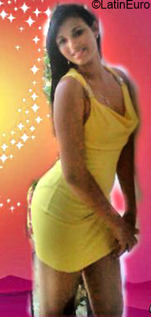 Date this fun Dominican Republic girl Digna from Santo Domingo DO22615