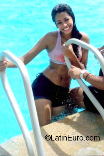 Date this attractive Colombia girl Keisy from Barrancabermeja CO17709