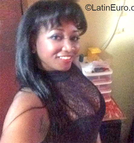 Date this lovely Colombia girl Yesenia from Barranquilla CO17725