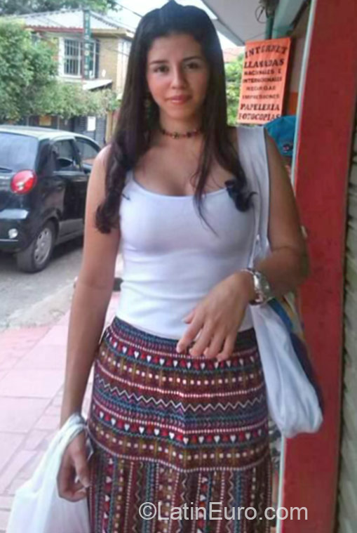 Date this hot Colombia girl Diana from Cali CO17735