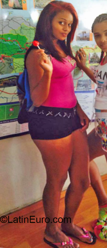Date this athletic Dominican Republic girl Yennifer from Santiago DO22760