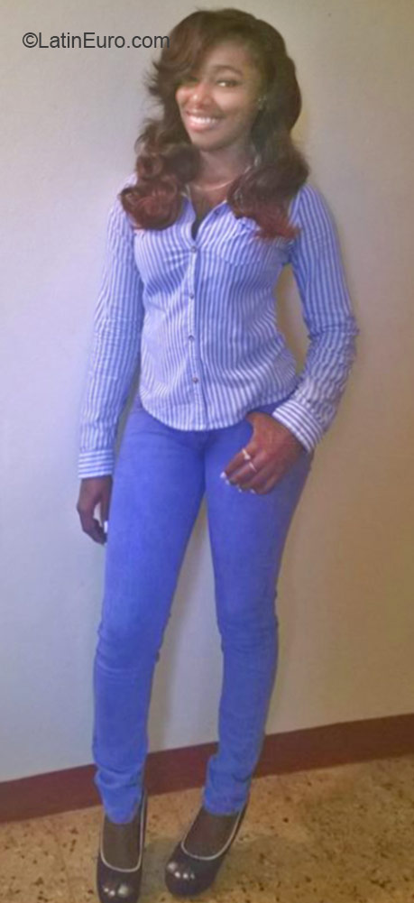 Date this fun Jamaica girl Franc from Kingston JM2116