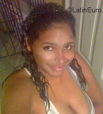 Date this georgeous Dominican Republic girl Leticia from La Vega DO22792