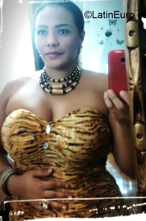 Date this young Colombia girl Leyie from Cali CO17773