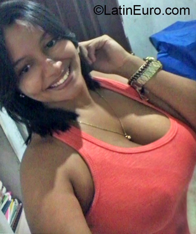 Date this nice looking Dominican Republic girl Liseoite from salcedo DO22806